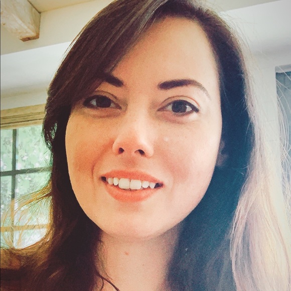 Meet your Posher, Jennifer - Picture 1 of 1